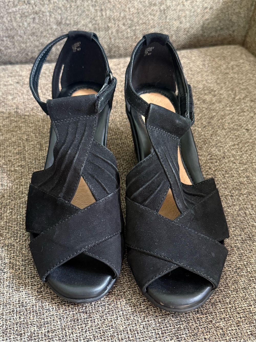 Earth barefoot shoes curvet size 7 peep toe wedge sandals
